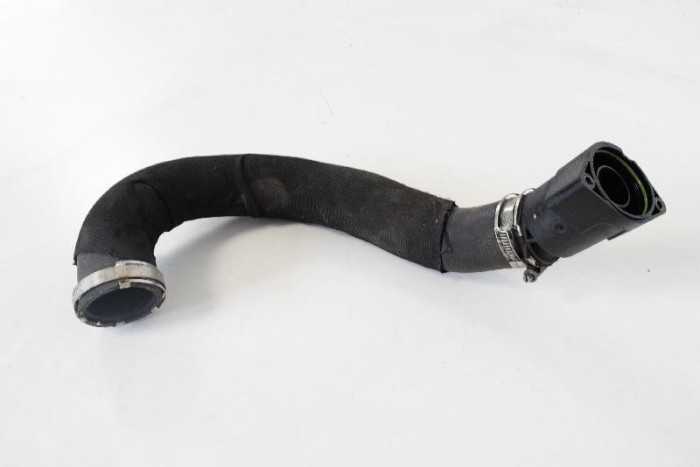 Furtun intercooler dreapta AUDI A6 4F2, C6 2011 OEM: 8K0145738T 10007454