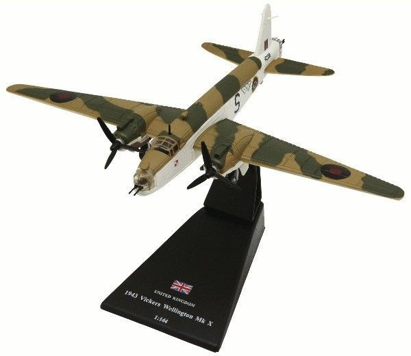 Macheta avion Vickers Wellington MK.X UK 1943 WWII - Amercom 1/144 WW2