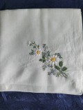 Batistă de colecție cu broderie model floral