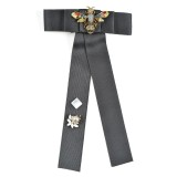 Brosa neagra funda cu accesoriu statement