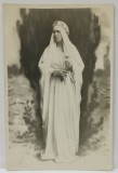 M.S . REGINA MARIA A ROMANIEI , FOTO JULIETTA , IN ROCHIE ALBA , CU DIADEMA , FORMAT CARTE POSTALA , INTERBELICA