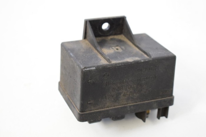 Bujie incandescentă JAGUAR S-TYPE X200 2004 OEM: 0281003018 11162472