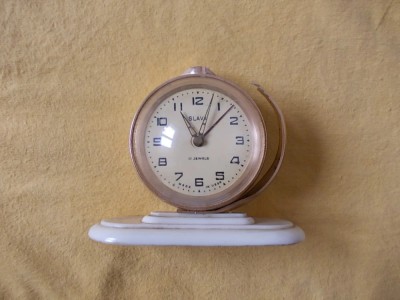 CEAS SLAVA , MECANIC , FUNCTIONEAZA FOARTE BINE ! NU ARE GLOBUL DIN SPATE . foto