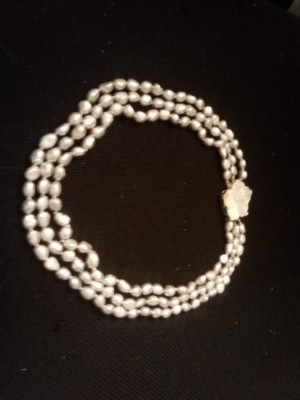 colier perle gri, baroque, cu &amp;icirc;nchizătoare din sidef, model floral foto