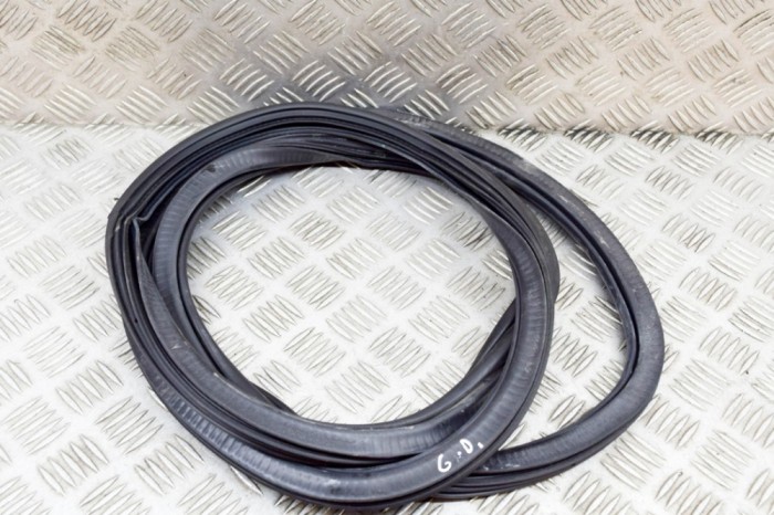 Garnitura ușă dreapta spate AUDI A4 Avant 8K5, B8 2013 OEM: 8K9833721E | 21071462
