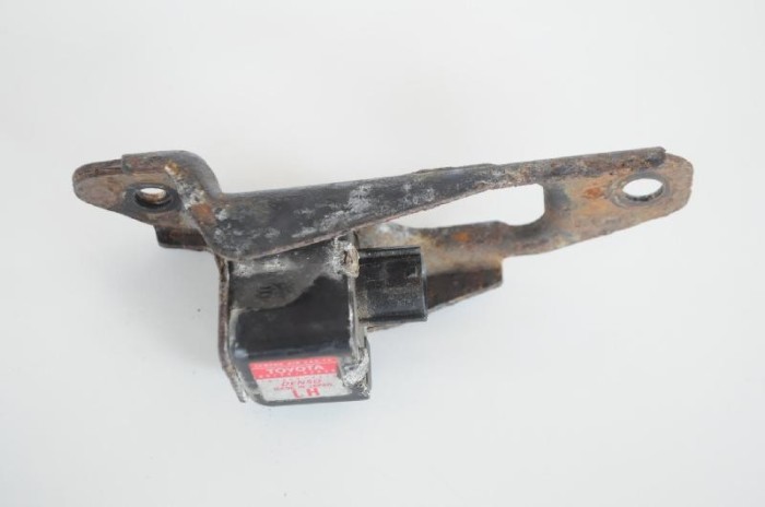 Senzor de impact st&acirc;nga față TOYOTA RAV 4 II _A2_ 2003 OEM: 89174-42030 1605285
