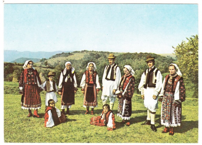 QW28 - Tematica arta populara 32 - costume populare - Muncelul Mare