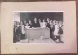 QW18 130 - Fotografie foarte veche - Invatator si clasa I-a - 1961