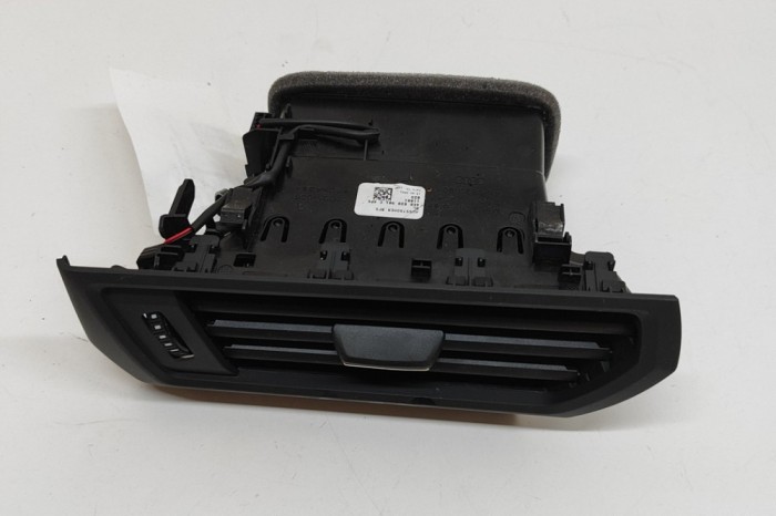 Gura de ventilație planșa de bord AUDI Q8 E-TRON Sportback 2024 OEM: 4KR820901,4KR820901C 31156918