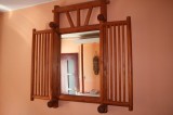 Oglinda -model frumos realizata din lemn masiv
