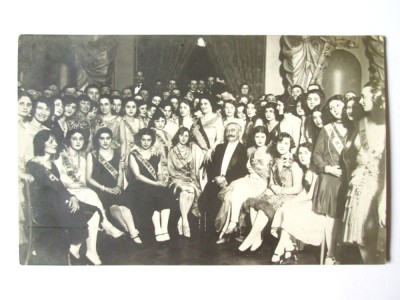 Rara! Carte post.Socec foto Berman:Ministru de Interne Al.Vaida-Voevod(Prim-ministru 1933) in mijlocul concurentelor Concursului de Frumusete 1928-30 foto