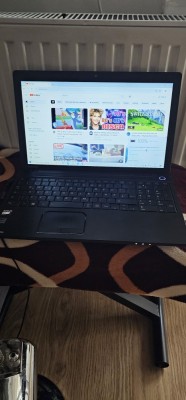 LEPTOP TOSHIBA PROCESOR AMD E1-2100 APU/1,00GHZ/RAM 4GB/ SSD 120 GB ( NOU NOUT ) WIN 10 TINE SI BATERIA ,SE VINDE CU INCARCATOR . foto