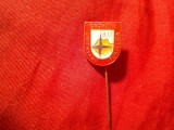 Insigna BTT - Drumetie , Orientare Turistica , metal si email , h=1,3cm