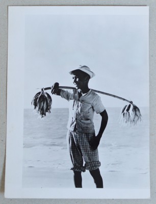 &amp;quot;Tanar pescar&amp;quot; fotografie cca 1960-70 foto