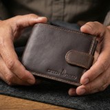 Portofel Barbati Piele Naturala Maro Inchis, 12x10 cm, Micutz&amp;reg, Multiple Compartimente Carduri, Monede si Documente