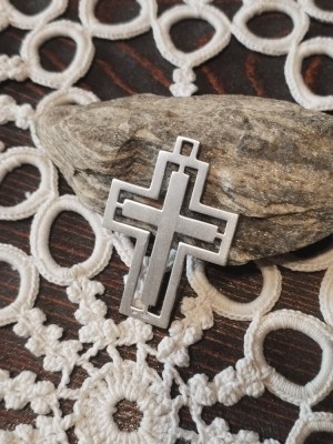 Pandantiv cruciuliță argint foto