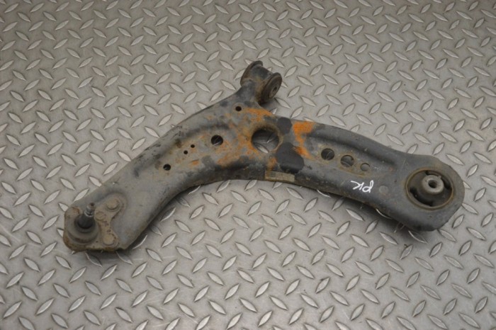 Braț inferior st&acirc;nga față VW GOLF VII 5G1, BQ1, BE1, BE2 2016 OEM: 5Q0407151J 20975409