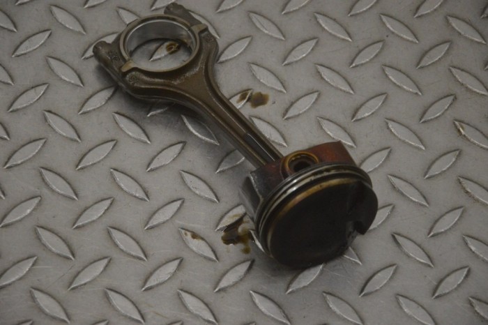 Piston VW POLO 6R, 6C 2014 OEM: 04EE 23418319
