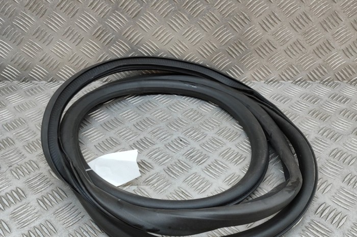 Garnitura ușă st&acirc;nga față OPEL Crossland X P17 2022 OEM: 13170853 | 28090566