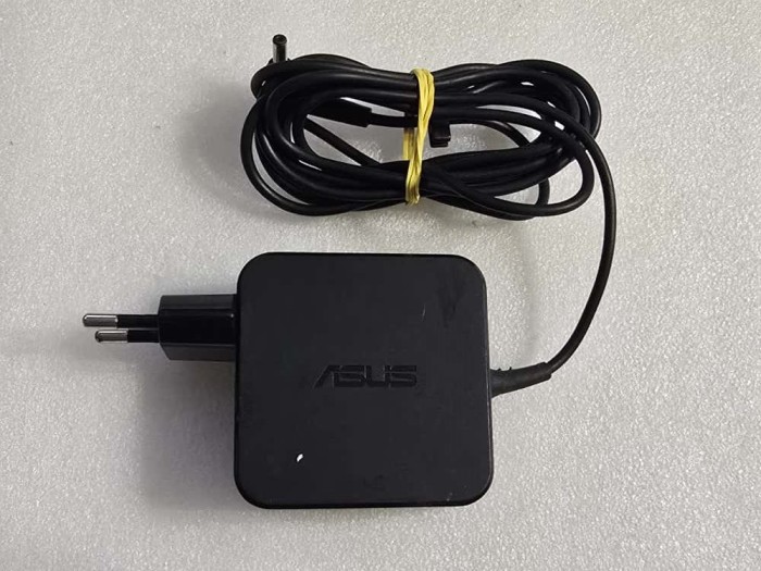 Incarcator original Asus AD883020 45W 19V 2.37A 45W: mufa: 4mm x 1.35mm