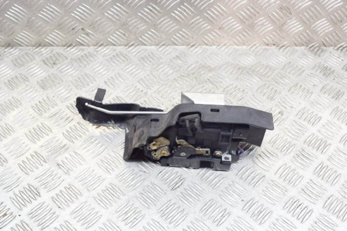 &Icirc;ncuietoare ușă st&acirc;nga față AUDI A4 Cabrio 8H7, B6, 8HE, B7 2002 13937498