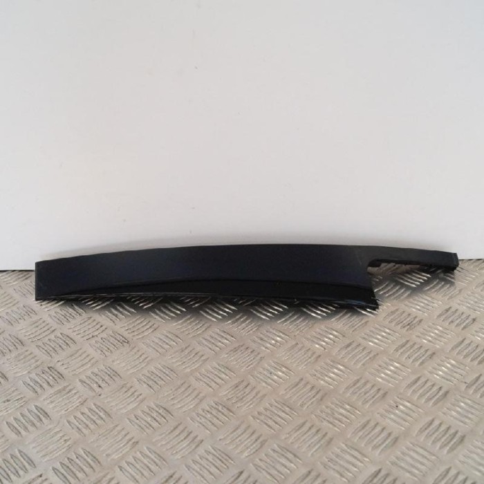 Ornament vertical ușă st&acirc;nga spate BMW 3 F30, F80 2016 OEM: 7263379 2526341