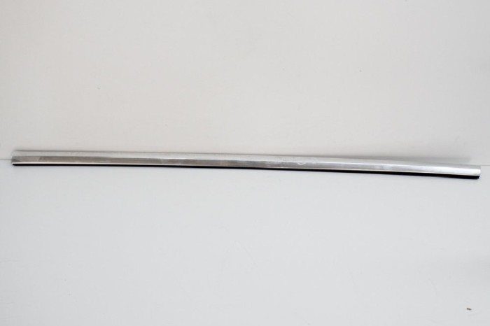 Chedar geam ușă dreapta spate TESLA MODEL 3 2019 OEM: 1080748-50-F,1080745-00-F 11497212