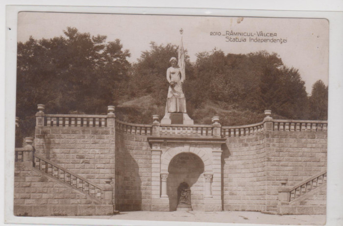 Statuia indendentei Ramnicu Valcea 1930