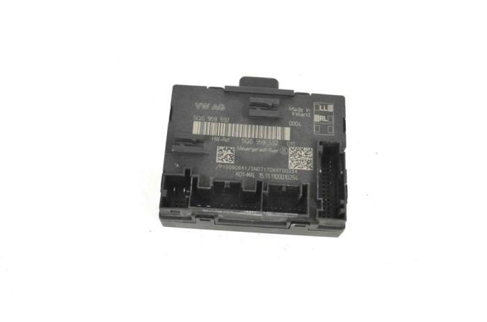 Modul de control ușă dreapta față AUDI A3 8V1, 8VK 2013 OEM: 5Q0959592 11784387