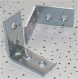 Coltar pentru lemn metalic 15x25 mm, rezistent si usor de montat