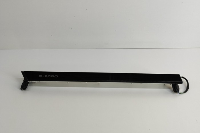 nerasta AUDI E-TRON GEN 2019 OEM: 4KL857186A 28516484
