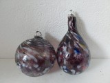 Lot 2 globuri sticla groasa, transparent cu pete pe nuante de mov si alb-gri, 8cm diametru