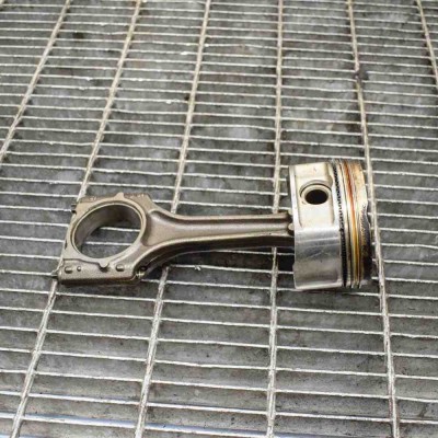 Piston AUDI Q5 8R 2010 OEM: 06H198401A,06H107065BE foto