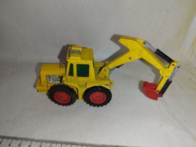 bnk jc Matchbox Super Kings K-25 Muir- Hill Tractor With Digger 1984 foto