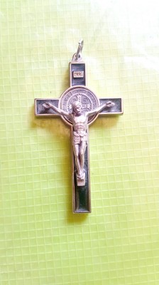 E76-IISUS HRISTOS Aplica Crucifix catholic veche inscriptie deosebita in latina. foto