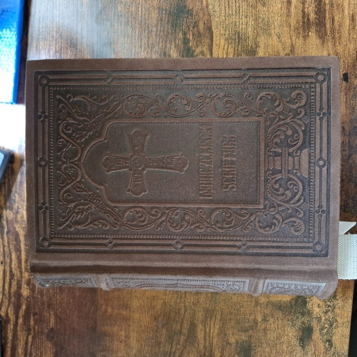 Biblia - editura AMD