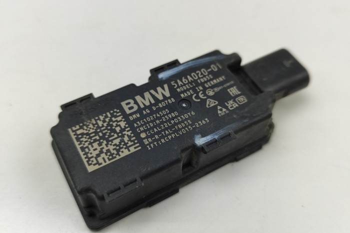 Amplificator de antena BMW iX I20 2022 OEM: 5A6A020 30704415