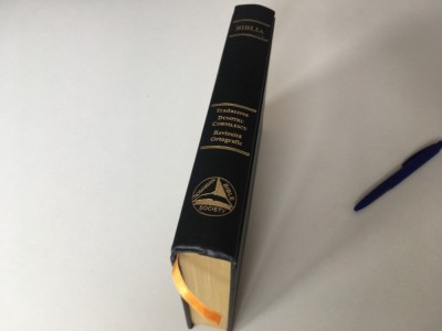 BIBLIA CORNILESCU REVIZ. ORTOGRAFIC MARGINILE AURITE/ CUVINTELE DOMNULUI IN ROSU foto