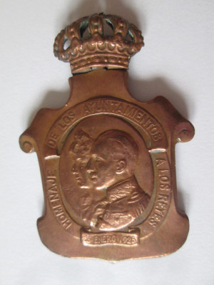 Rara! Spania medalia:Omagiul municipalitatilor 1925 catre regele Alfonso XIII foto