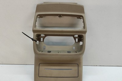 Ornament consola centrală AUDI Q7 4M 2016 OEM: 4M0864147A,4M0864061 | 32066400 foto