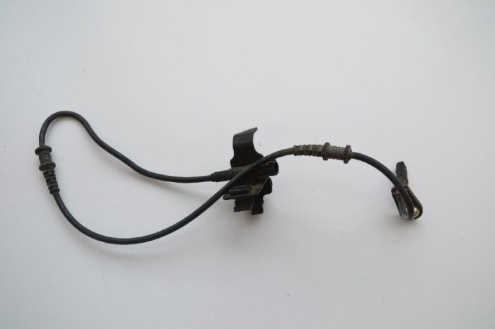 Senzor ABS dreapta față MERCEDES-BENZ E W211 2007 OEM: A2115402917 2433247