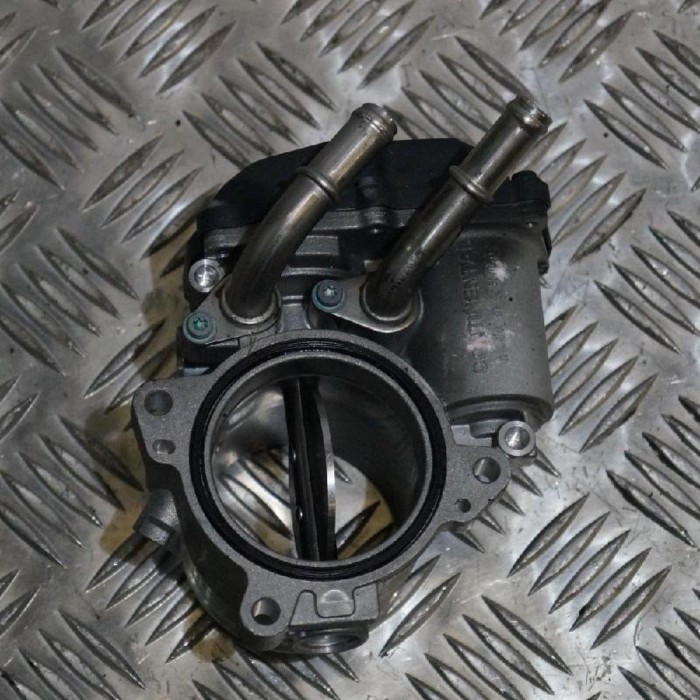 Corp clapetă VW PASSAT B8 3G2 2015 OEM: 03N12805903N128063B | 1970946
