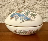 CASETA DIN PORTELAN ENGLEZESC- WEDGWOOD- BONE CHINA- KUTANI CRANE L10,5CM