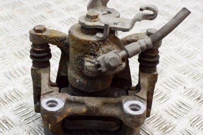 Etrier de fr&amp;acirc;nă dreapta spate SKODA OCTAVIA III Combi 5E5 2019 OEM: 5Q0615424B 20785791 foto