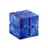 Jucarie interactiva antistres cu miscari infinite, cub magic, 3 ani, 4x4x4cm, albastru, Flippy