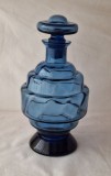 Carafa, decantor, flacon cu dop - sticla de culoare albastra, anii 1960-1970, arta decorativa