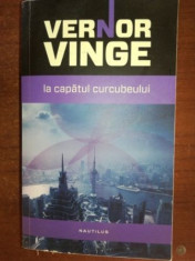 La capatul curcubeului- Vernor Vinge foto