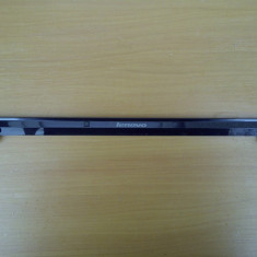 Rama (parte inferioara) cu hingecover LCD Lenovo IdeaPad Y710 (60.4x002.001)
