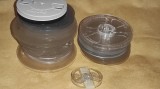 Role ( goale ) din plastic pt. magnetofon impecabile 1 x 8.5 cm.- 2 x 13 cm.- 17 x 15 cm.- 2 x 18 cm.