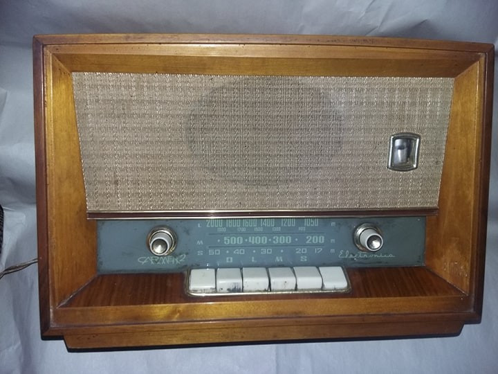 Aparat de radio pe vechi pe lampi,aparat de radio pe lampi CARMEN  2,T.GRATUIT | Okazii.ro